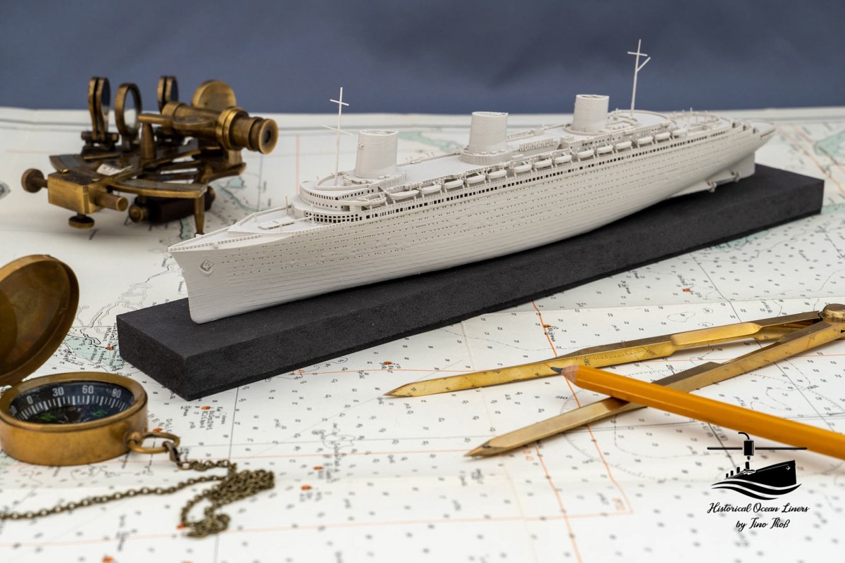 SS Normandie (1932) – 3D-Druck-Modell im Maßstab 1:1000, Ansicht 1 von 6
