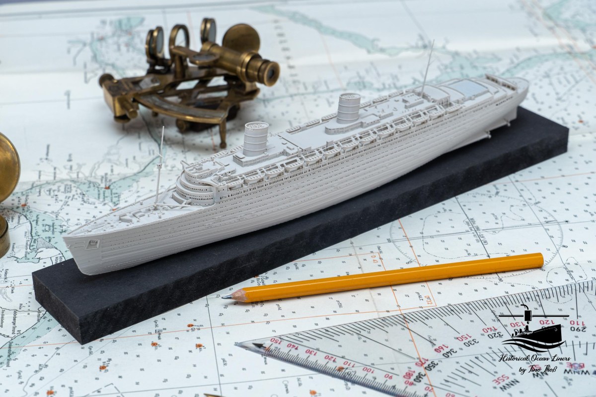 RMS Queen Elizabeth (1946) – 3D-Druck-Modell im Maßstab 1:1000, Ansicht 1 von 8